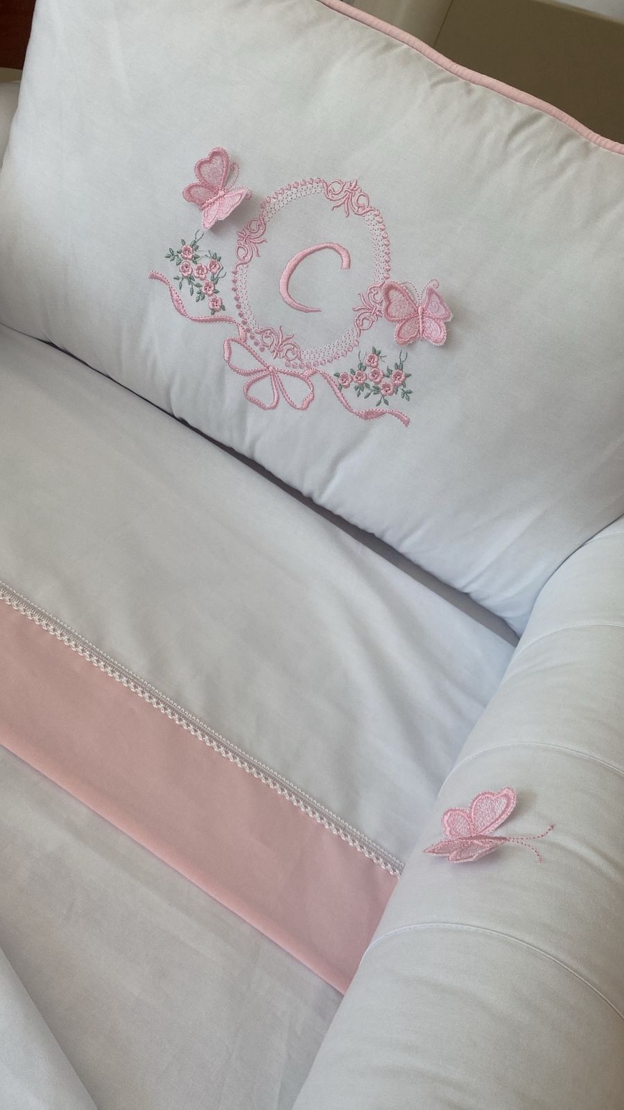 Kit Berço Encanto Luxo borboletas 3D- 7 Peças - Rosa bebe/branco