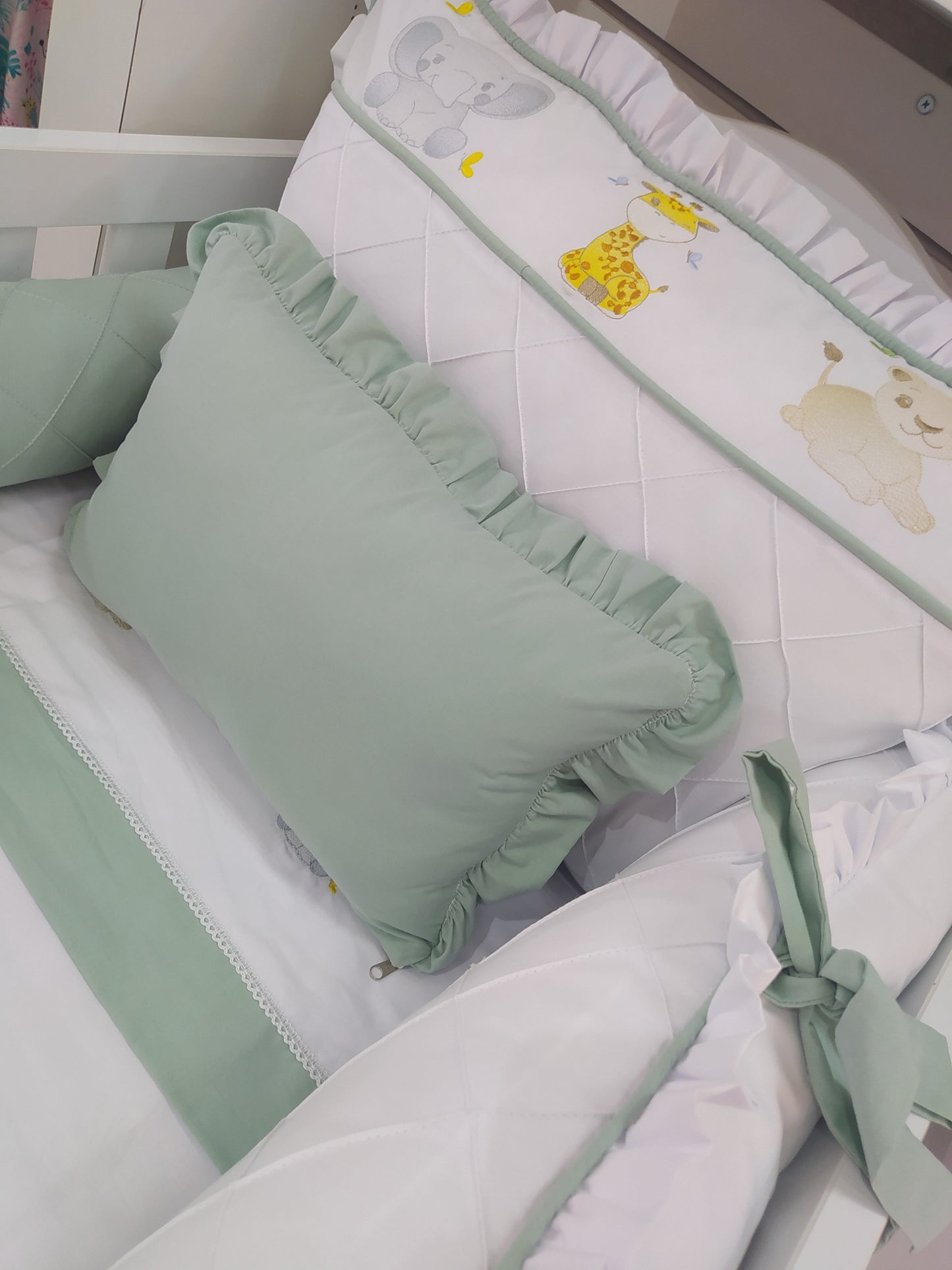 Kit de Berço - Superior Luxo - 8 peças - Masculino - Branco e Verde