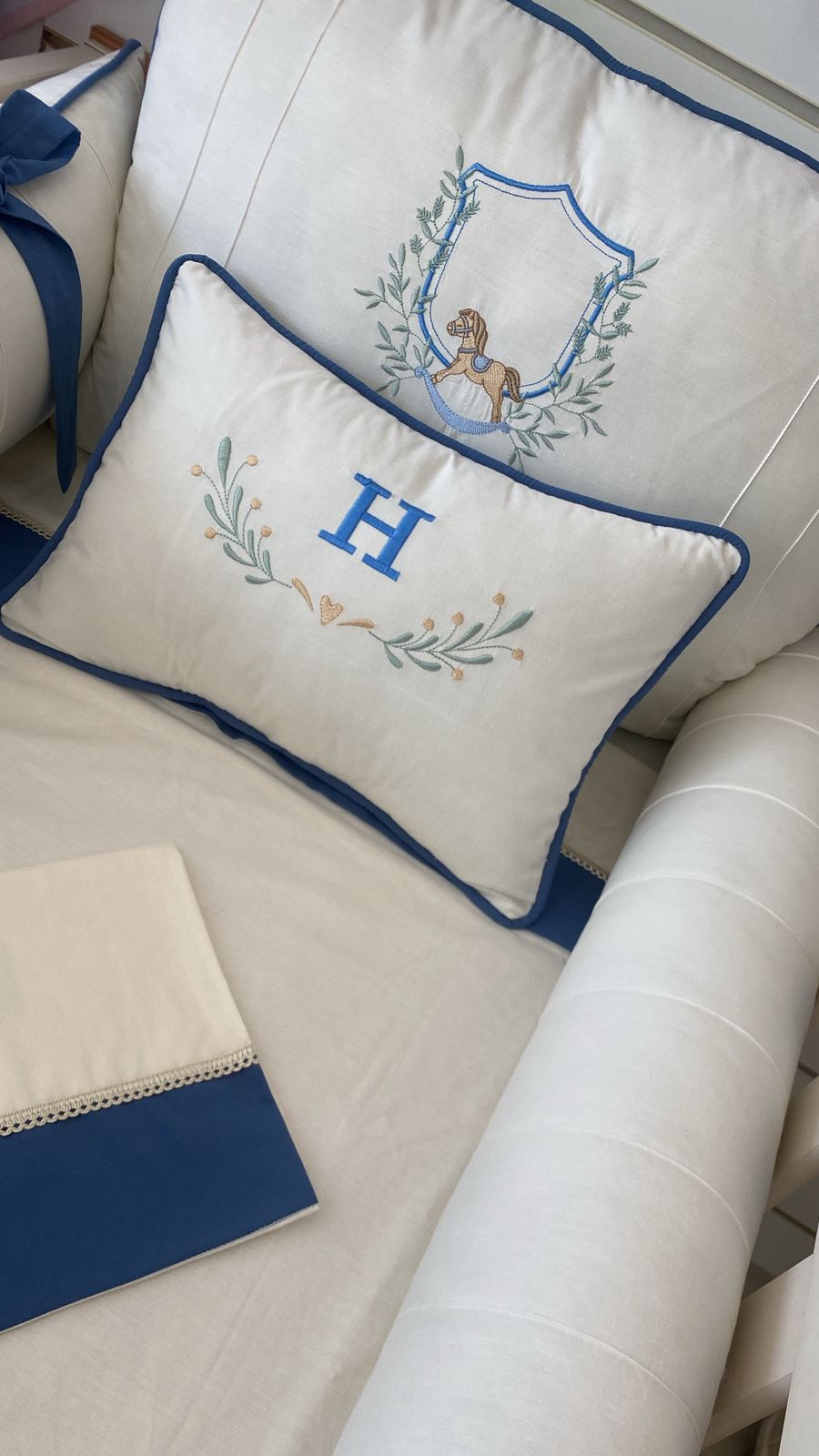 Kit de Berço - Encantado - 9 Peças - Masculino- off white/azul noite-cavalinho