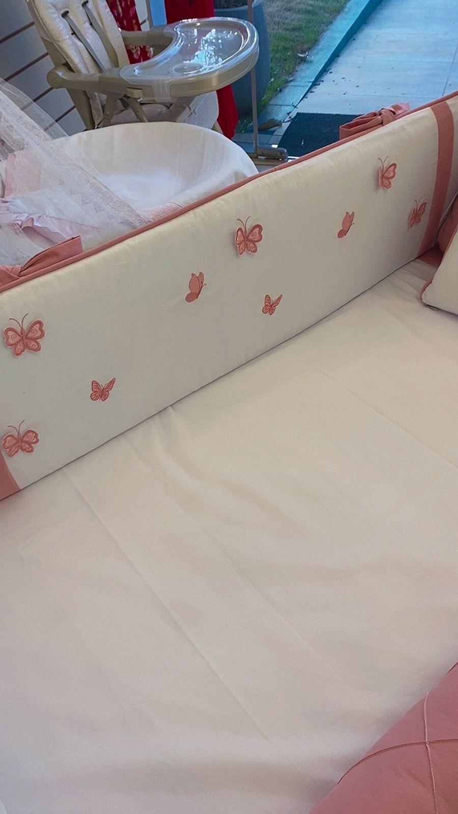 Kit Berço Encantado Luxo  Borboletas 3D- 8 Peças - Rose/Branco-feminino
