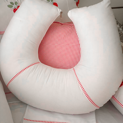 Kit de Berço - Essence Luxo - 9 Peças - Feminino -Branco/Vermelho- Morango do Amor