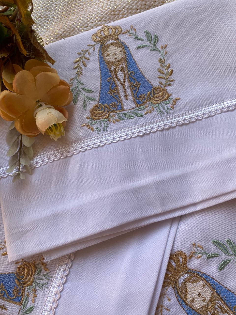 Kit 3 Fraldas Multi-Função- Neutra-Branca- Nossa Senhora Aparecida