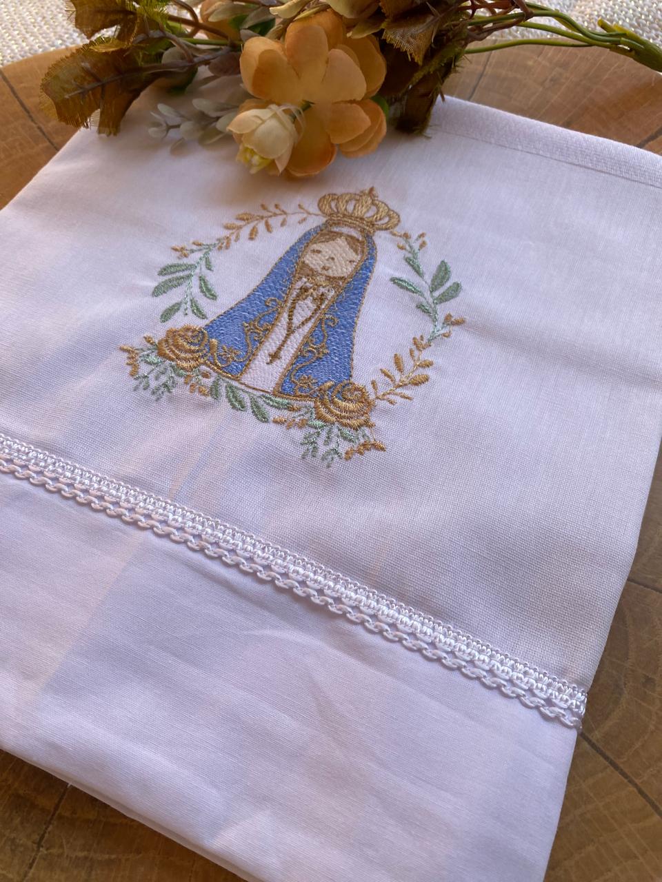 Toalha Fralda 100% Algodão -Menino-Branca-Nossa Senhora Aparecida