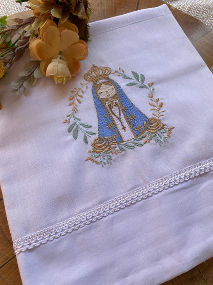 Toalha Fralda 100% Algodão -Menino-Branca-Nossa Senhora Aparecida